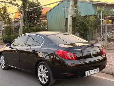 Peugeot 508, черный, 5 мест