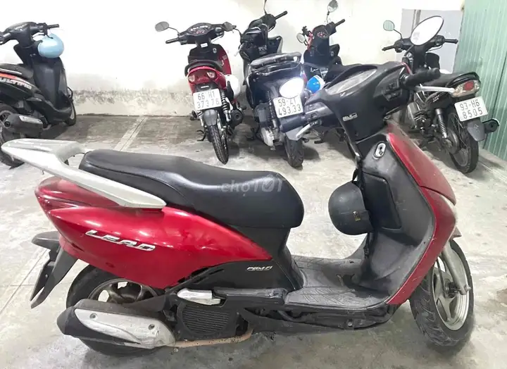 Honda Lead красный, скутер