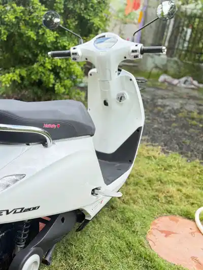 Электробайк VinFast Evo 200 с собственной батареей (Белый жемчуг)