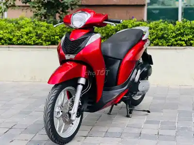 Honda SH Mode 125 2017 красный родной мотор отличное состояние