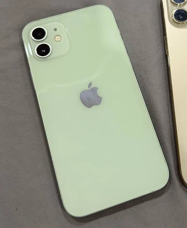iPhone 12 64 ГБ