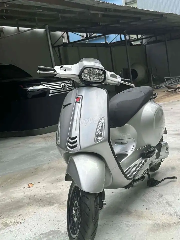 Piaggio Vespa Sprint 125 ABS серебристый