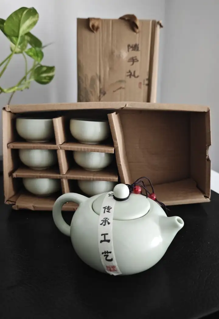 Китайский чайник и 6 чашечек