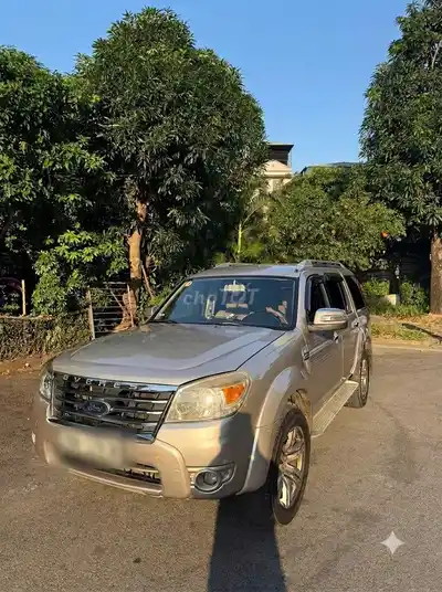Ford Everest Limited 2.5L 4x2 AT 2011