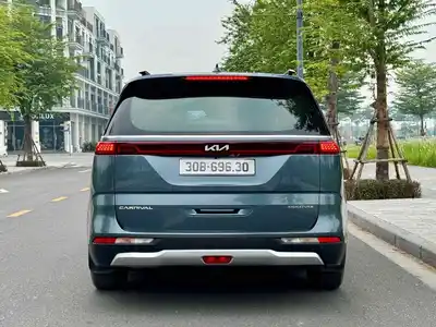 Kia Carnival Signature 2022 Серно-зеленый 7 мест