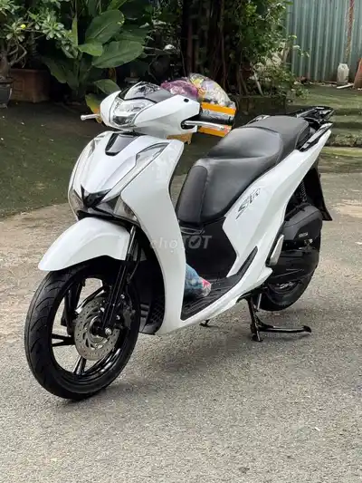 Honda SH 150i ABS 2018 бело-черный спортивный