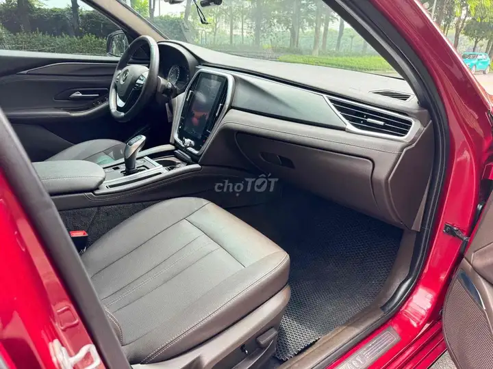 VinFast LUX A 2021 красный Вьетнам