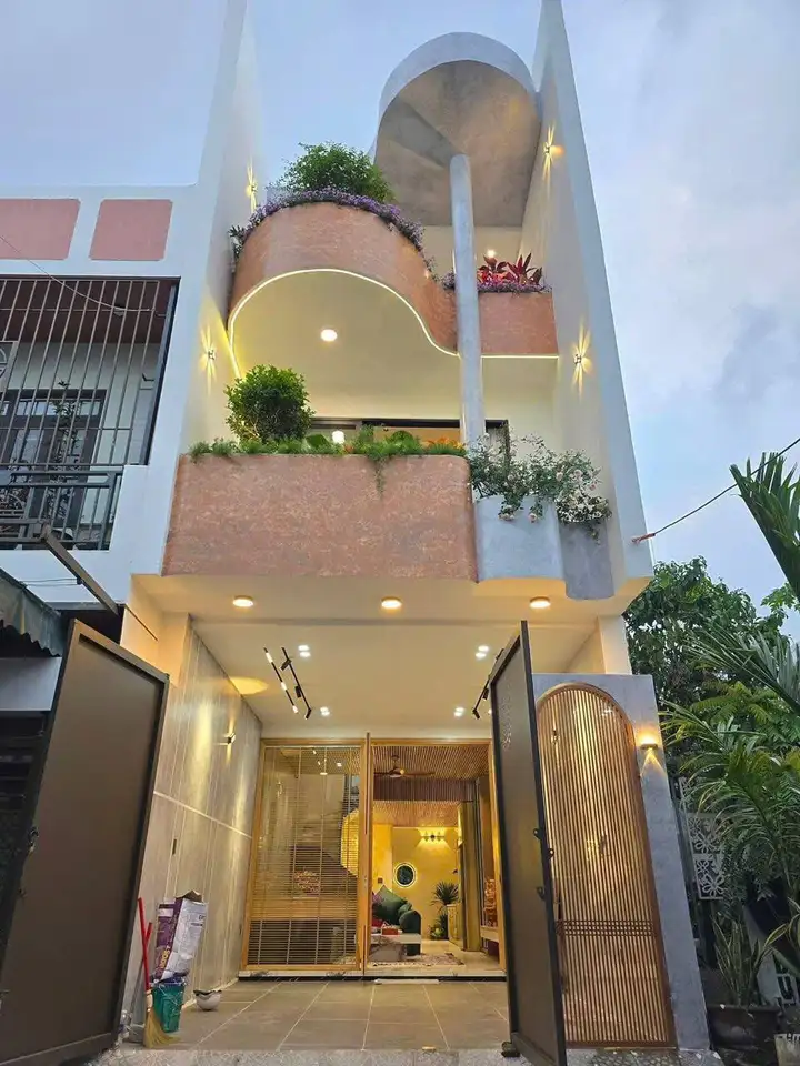Дом 3 этажа 3 спальни 85 м² Hoa Minh
