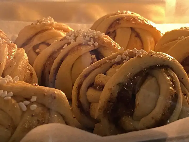 Домашние пирожки и булки