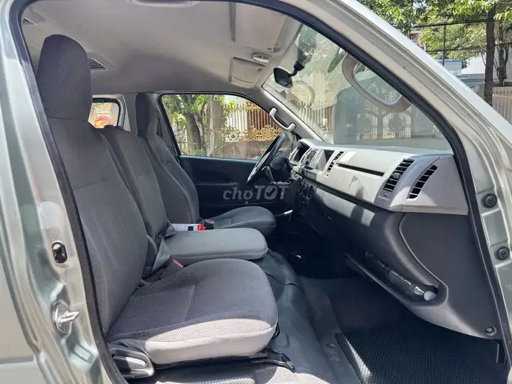 Toyota Hiace 2009 дизель серый 16 мест