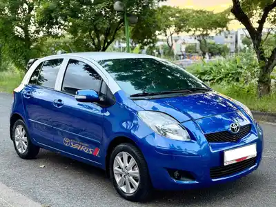 Toyota Yaris 2012 1.3AT Комплектация G 110000 км