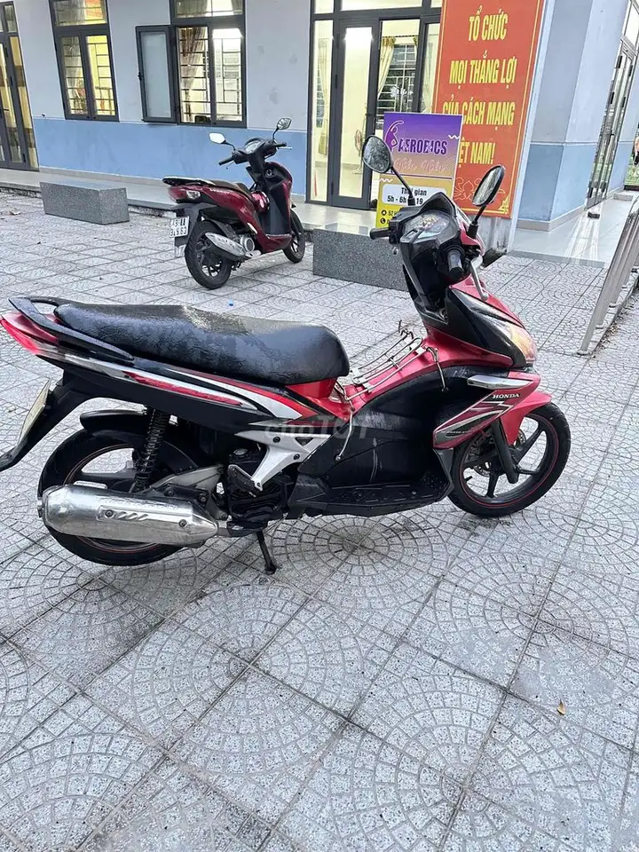 Honda Air Blade 2010 красный