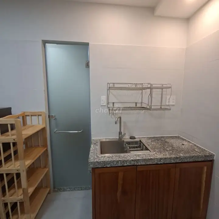 Комната рядом с входом в Ун-т Ван Ланг, кампус 3, ул. Дынг Тхуй Трам