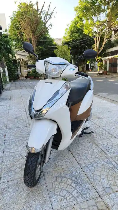 Honda Lead FI в высоком исполнении, оригинал, белый цвет