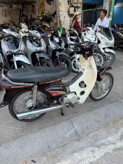 Honda Dream Thai 1997 Коричневый Состояние 90%