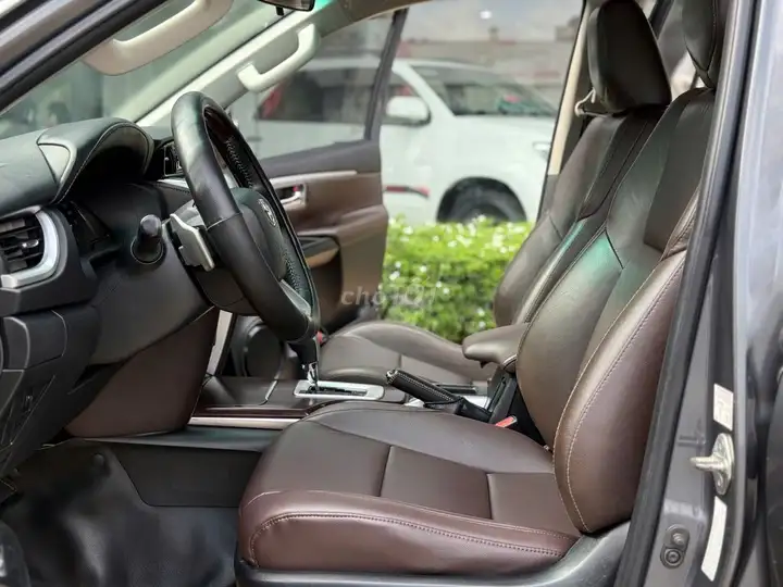 7 мест, бензиновый двигатель - FORTUNER 2.7V AT 2017 - ЦЕНА ДОГОВОРНАЯ