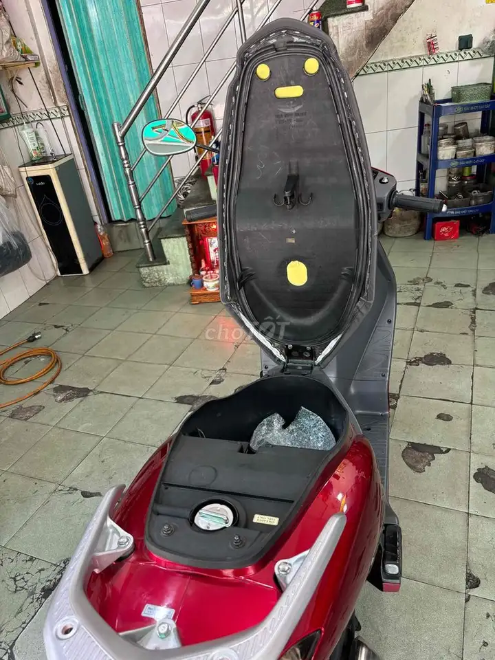 Honda Dylan 150, красный, скутер
