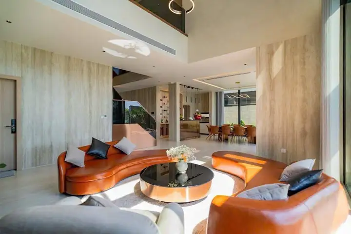 Villa 3 этажа 5 спальни 6WC 300м2