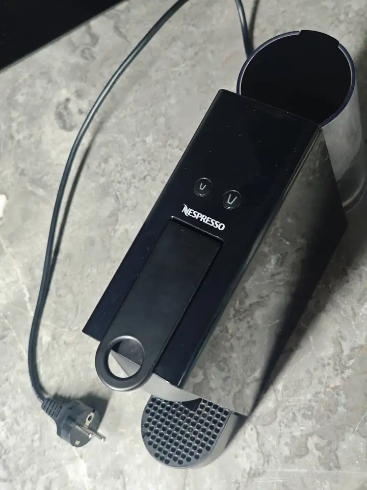 Кофемашина Nespresso Essenza Mini