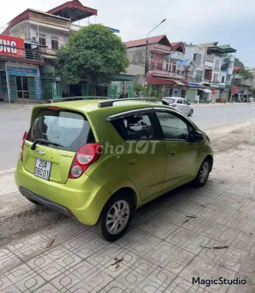 Chevrolet Spark 2024 зеленый 5 мест Вьетнам