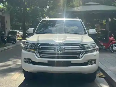 Toyota Land Cruiser LC200 2020 Белый