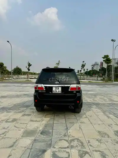 Toyota Fortuner 2.7 4WD черный 7 мест автомат