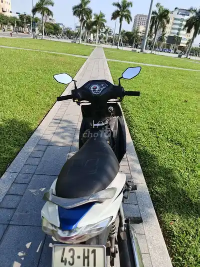 Suzuki Axelo 125cc сине-белый. BS 43