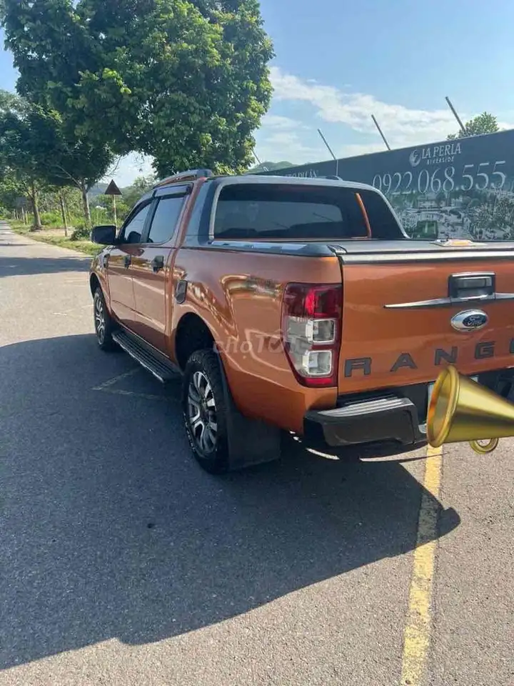 Ford Ranger Wildtrak автомат, 5 мест, оранжевый