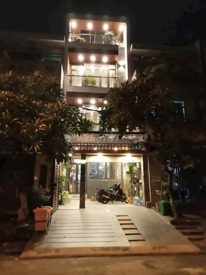 Дом 4.5x20м с видом на парк, Nam Hung Vuong, Binh Tan