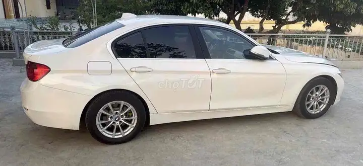 BMW 3 Series 2015 белый/бежевый