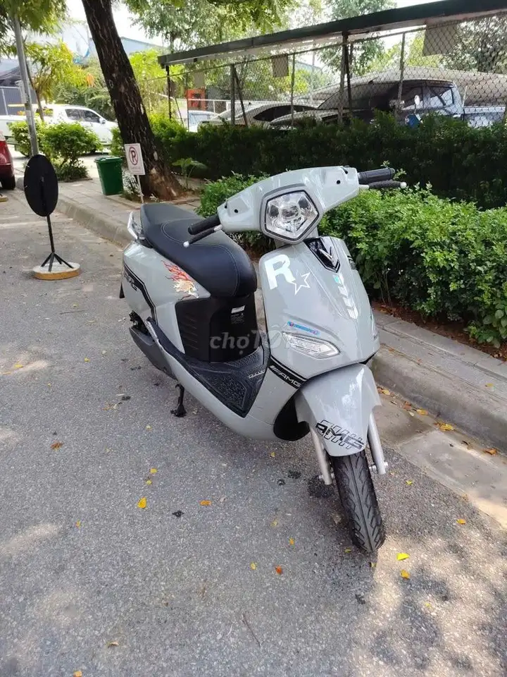 Электромотоцикл VinFast Vento Neo, батарея 3.5, зарядка 1000 Вт