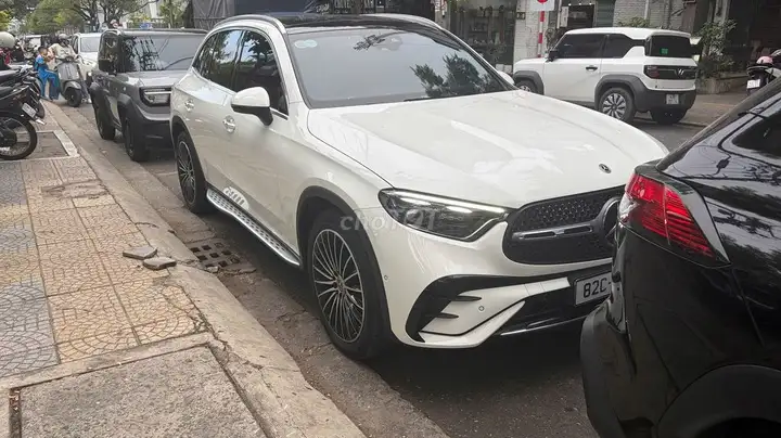 Mercedes-Benz GLC300 4Matic 2025 Белый 9.xxx км