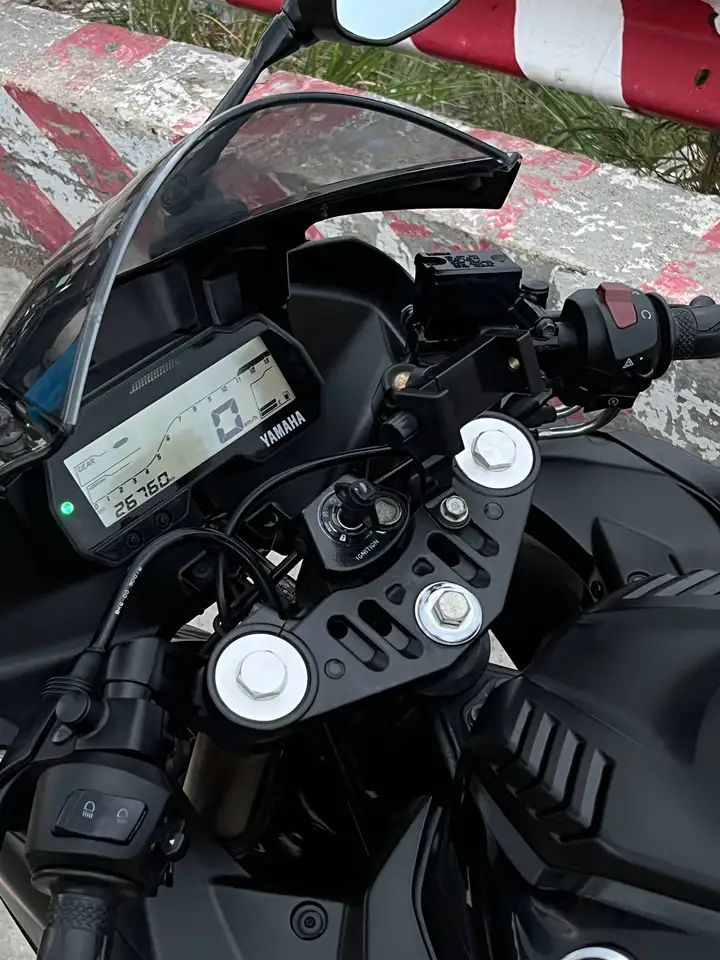 Yamaha R15