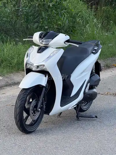 Honda SH 2023 пробег 8 тыс. км родная резина