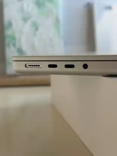 MacBook 14 m4 pro