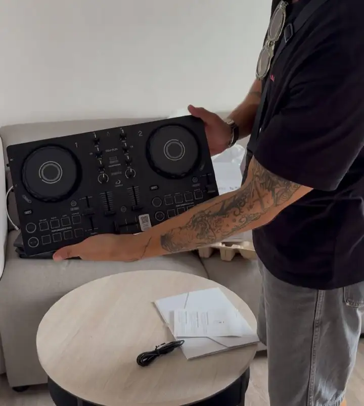 AlphaTheta DDJ-FLX2