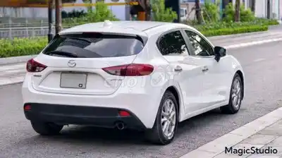 Mazda 3 1.5 AT 2015 белый автомат 120 тыс. км