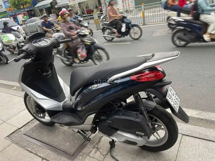 Piaggio Medley 2017 Сине-серебристый