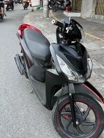 Honda Vision 2017 чёрно-красный