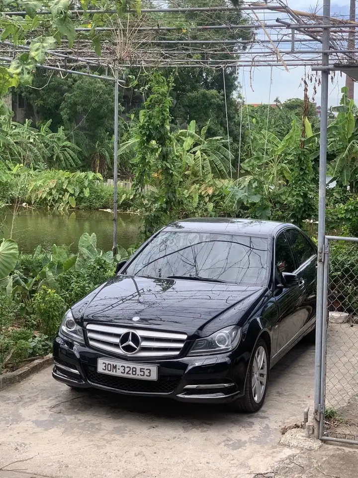 Mercedes-Benz C200 2012, черный
