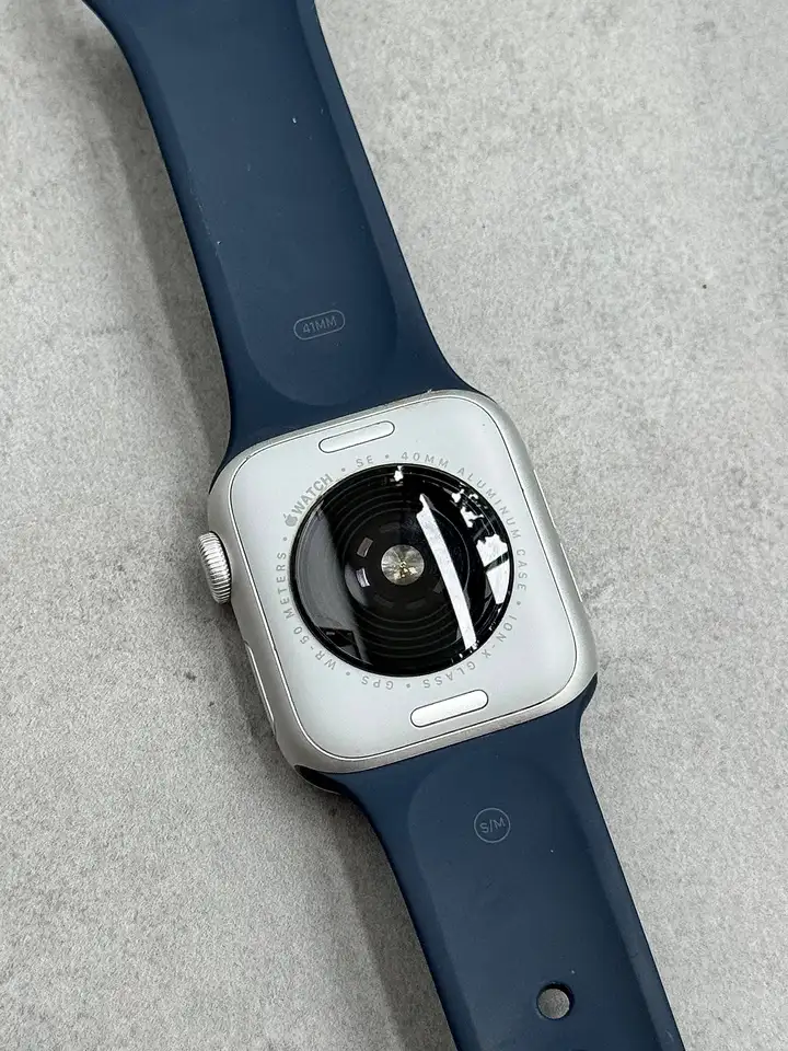 Apple Watch SE (GPS, 2-го поколения) 40 mm