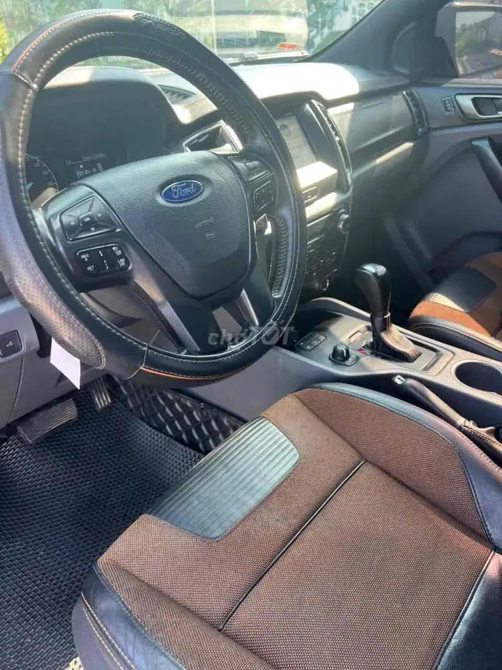 Ford Ranger Wildtrak автомат, 5 мест, оранжевый