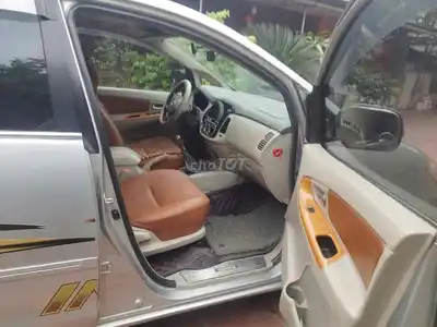 7-местный номер пола Toyota Innova, серебристый