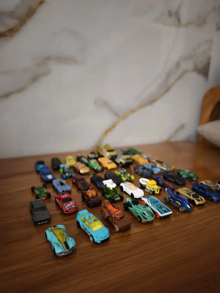 Коллекция из 42 машинок Hot Wheels