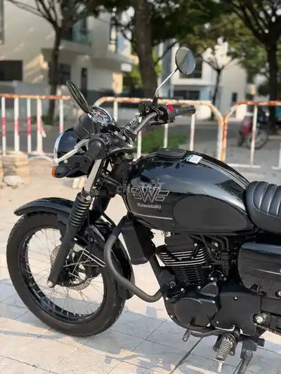 Kawasaki W175 2025 Black Style 10.000 км черный