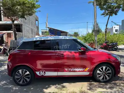 Suzuki Swift 2018 - Красный 80000 км
