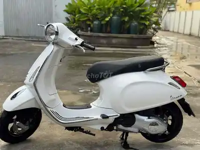 Vespa Primavera 2015 белый, красивый мопед