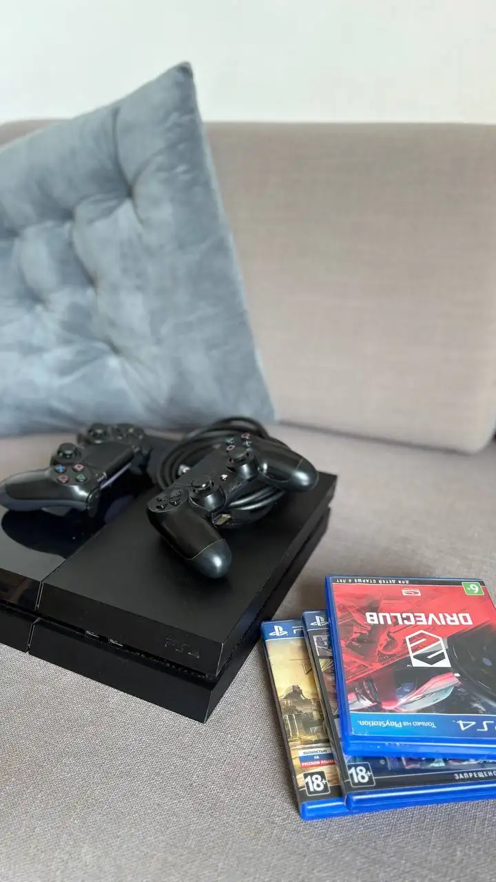 Sony PlayStation 4 Slim