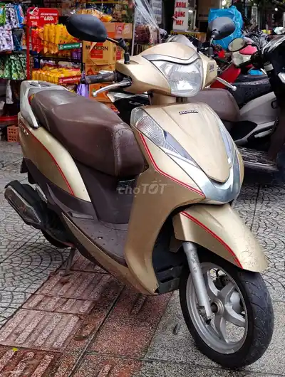 Honda Lead 2016 золотая красивая от собственника