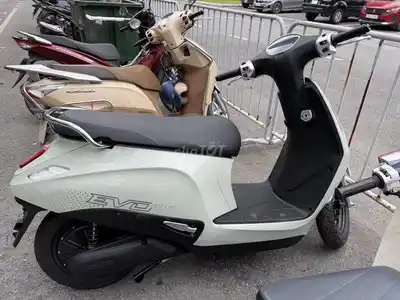 Электрический скутер VinFast Evo Grand 2026 оливково-зеленый 300 км
